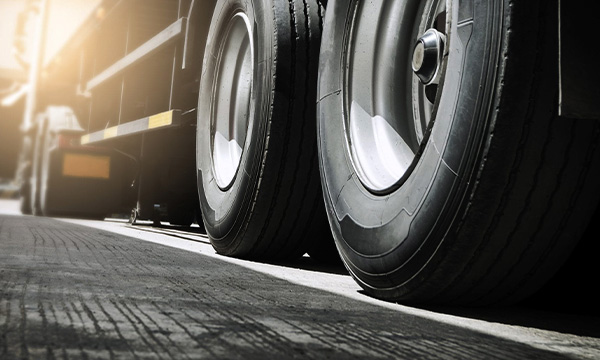 Retreaded Semi Truck & Trailer Tires